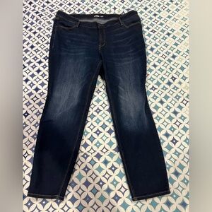 Old Navy Rock Star Super Skinny High Rise jeans
Petite
Never worn